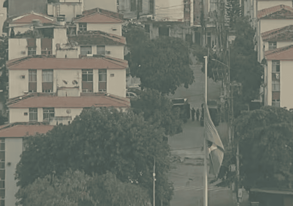 Agentes da Polícia Civil realizam operação na Cidade Alta durante a manhã desta terça-feira (10)