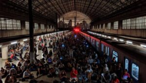 Apagão causa lentidão na Linha 10-Turquesa da CPTM